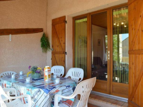 Charmante Villa 3 Chambres à 800m de la Plage avec Véranda et Terrasse, Quartier Calme - FR-1-229D-235